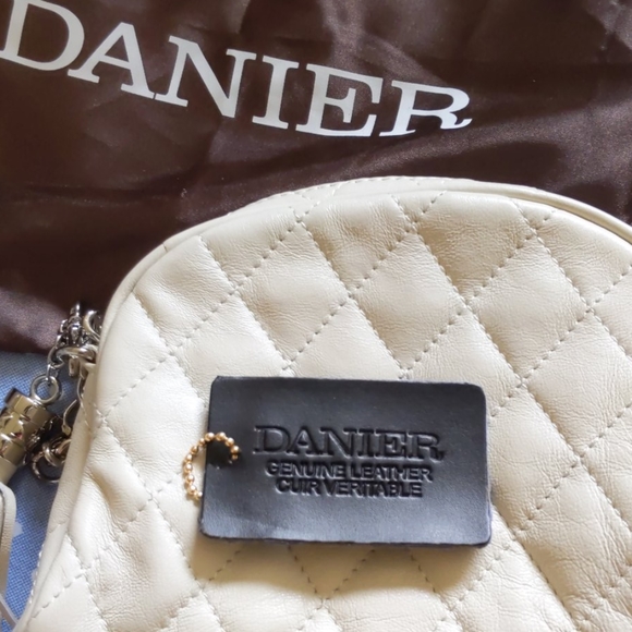 Danier leather purse - Picture 3 of 4